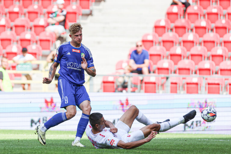 TYCHY 21.07.2024
MECZ BETCLIC I LIGA SEZON 2024/25  POLISH FOOTBALL TOP LEAGUE MATCH : GKS TYCHY - MIEDZ LEGNICA
WIKTOR BOGACZ NEMANJA NEDIC
FOT. MICHAL CHWIEDUK / 400mm.pl