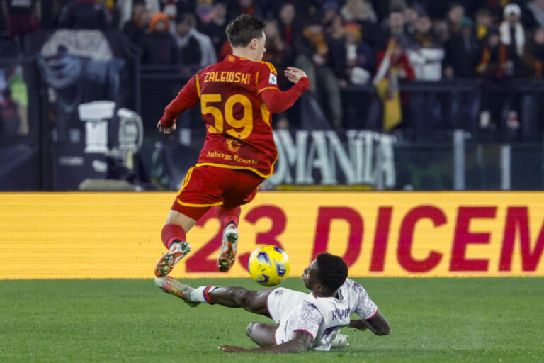 December 10, 2023, ROME, ITALY: AS Roma's Nicola Zalewski (L) and Fiorentina's Michael Kayode during the Italian Serie A soccer match between AS Roma and ACF Fiorentina at the Olimpico stadium in Rome, Italy, 10 December 2023. ANSA/FABIO FRUSTACI (Credit Image: © ANSA via ZUMA Press)
PILKA NOZNA LIGA WLOSKA SEZON 2023/2024
FOT. ZUMA/newspix.pl / 400mm.pl
POLAND ONLY!
---
newspix.pl / 400mm.pl