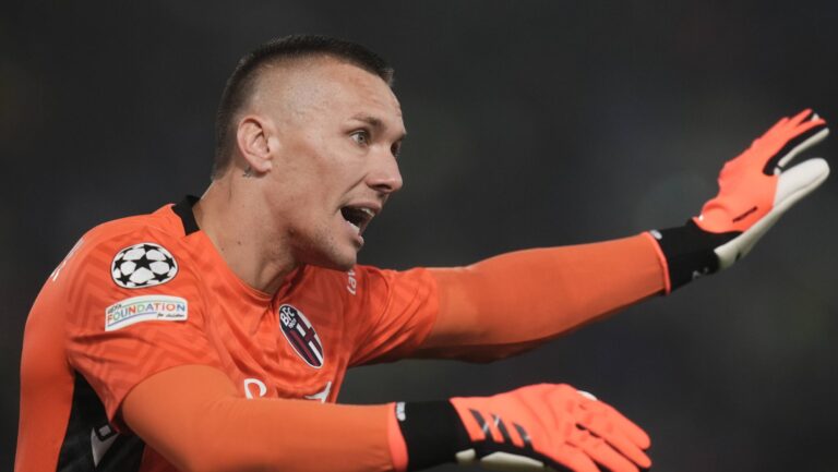 September 18, 2024, Bologna, Italia: Bologna's goalkeeper Lukasz Skorupski shouts instructions to his teammates during the Uefa Champions League 2024/2025 soccer match between Bologna and Shakhtar Donetsk at Renato Dall’Ara Stadium - Sport, Soccer - Bologna, Italy - Wednesday September 18, 2024 (Photo by Massimo Paolone/LaPresse) (Credit Image: © Massimo Paolone/LaPresse via ZUMA Press) 
LIGA MISTRZOW UEFA PILKA NOZNA SEZON 2024/2025
FOT. ZUMA/newspix.pl / 400mm.pl

POLAND ONLY !!!
---
newspix.pl / 400mm.pl