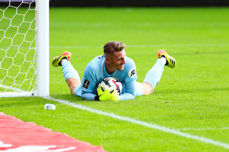 Marcin BULKA of Nice during the Ligue 1 McDonald's match between Angers and Nice at Stade Raymond Kopa on September 1, 2024 in Angers, France. (Photo by Kevin Domas/Icon Sport)
LIGA FRANCUSKA PILKA NOZNA SEZON 2024/2025
FOT. ICON SPORT/newspix.pl / 400mm.pl
POLAND ONLY!
---
newspix.pl / 400mm.pl