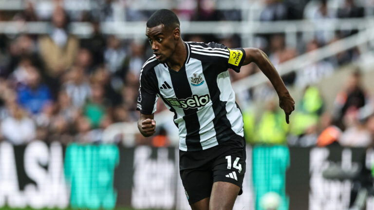 Alexander Isak of Newcastle United breaks with the ball during the Premier League match Newcastle United vs Tottenham Hotspur at St. James's Park, Newcastle, United Kingdom, 1st September 2024

(Photo by Mark Cosgrove/News Images) in Newcastle, United Kingdom on 9/1/2024. (Photo by Mark Cosgrove/News Images/Sipa USA)
2024.09.01 Newcastle
pilka nozna liga angielska
Newcastle United - Tottenham Hotspur
Foto Mark Cosgrove/News Images/SIPA USA/PressFocus

!!! POLAND ONLY !!!