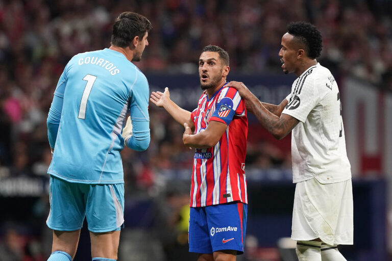 Atletico de Madrid's Koke Resurreccion (c) and Real Madrid's Thibaut Courtois (l) and Eder Militao have words during La Liga match. September 29,2024. (Photo by Acero/Alter Photos/Sipa USA)
2024.09.29 Madryt
pilka nozna Liga Hiszpanska
Atletico Madryt - Real Madryt
Foto Acero/Alter Photos/SIPA USA/PressFocus

!!! POLAND ONLY !!!