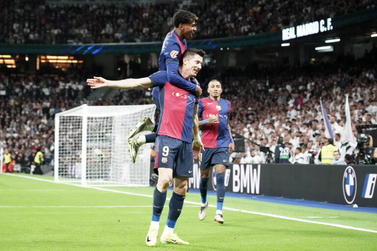 FC Barcelona's Robert Lewandowski (c), Lamine Yamal (l) and Raphinha Dias celebrate goal during La Liga match. October 26, 2024. (Photo by Acero/Alter Photos/Sipa USA)
2024.10.26 Madryt
pilka nozna liga hiszpanska
Real Madryt - FC Barcelona
Foto Acero/Alter Photos/SIPA USA/PressFocus

!!! POLAND ONLY !!!