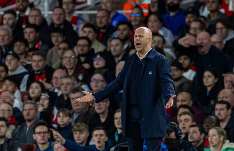 (241028) -- LONDON, Oct. 28, 2024 (Xinhua) -- Liverpool's head coach Arne Slot reacts during the English Premier League football match between Arsenal and Liverpool in London, Britain, on Oct. 27, 2024. (Xinhua)

FOR EDITORIAL USE ONLY. NOT FOR SALE FOR MARKETING OR ADVERTISING CAMPAIGNS. NO USE WITH UNAUTHORIZED AUDIO, VIDEO, DATA, FIXTURE LISTS, CLUB/LEAGUE LOGOS OR "LIVE" SERVICES. ONLINE IN-MATCH USE LIMITED TO 45 IMAGES, NO VIDEO EMULATION. NO USE IN BETTING, GAMES OR SINGLE CLUB/LEAGUE/PLAYER PUBLICATIONS. (Xinhua)

2024.10.27 Londyn
pilka nozna liga angielska
Arsenal Londyn - FC Liverpool
Foto Li Ying/Xinhua/PressFocus

!!! POLAND ONLY !!!