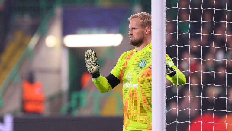 Celtic Glasgow - RB Leipzig / Champions League Glasgow, 05.11.2024, Celtic Park, Fussball, UEFA Champions League, 4. Spieltag , Celtic Glasgow vs. RB Leipzig 3:1 2:1 , Im Bild Torwart Kasper Schmeichel  1, Celtic , Only editorial use Foto nur zur redaktionellen Nutzung bestimmt , UEFA regulations prohibit any use of photographs as image sequences and/or quasi-video , *** Celtic Glasgow RB Leipzig Champions League Glasgow, 05 11 2024, Celtic Park, Football, UEFA Champions League, Matchday 4 , Celtic Glasgow vs RB Leipzig 3 1 2 1 , In picture goalkeeper Kasper Schmeichel 1, Celtic , Only editorial use Photo for editorial use only , UEFA regulations prohibit any use of photographs as image sequences and or quasi video , Picture Point
2024.11.05 Glasgow
pilka nozna liga mistrzow
Celtic Glasgow - RB Lipsk
Foto IMAGO/PressFocus

!!! POLAND ONLY !!!