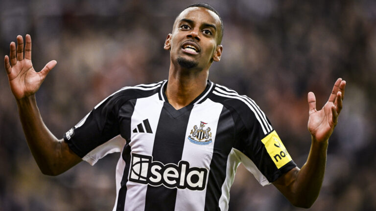 NEWCASTLE UPON TYNE, ENGLAND, NOVEMBER 25: Alexander Isak of Newcastle United reacts after his goal is disallowed during the Premier League match between Newcastle United and West Ham United at St James' Park on November 25, 2024 in Newcastle upon Tyne, England.  (Richard Callis / SPP) (Photo by Richard Callis / SPP/Sipa USA)
2024.11.25 Newcastle upon Tyne
pilka nozna Liga angielska
Newcastle United - West Ham United
Foto Richard Callis/SPP/SIPA USA/PressFocus

!!! POLAND ONLY !!!