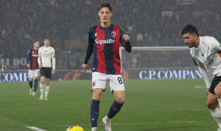 Bologna's Kacper Urbanski during the Italian Enilive Serie A soccer match between Bologna f.c. and Venezia at the Dall??Ara Stadium, Bologna, November 30, 2024 - photo CORRISP_BOL (Photo by Corrispondente Bologna/IPA Sport/IPA/Sipa USA)
2024.11.30 Bolonia
pilka nozna liga wloska
Bologna FC - Venezia FC
Foto Corrispondente Bologna/IPA Sport/ipa-agency.net/SIPA USA/PressFocus

!!! POLAND ONLY !!!