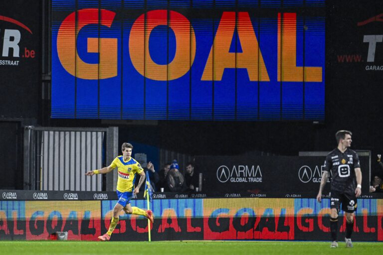 Westerlo's Luka Vuskovic celebrates after scoring during a soccer match between KVC Westerlo and KV Mechelen, Friday 20 December 2024 in Westerlo, on day 19 of the 2024-2025 season of the 'Jupiler Pro League' first division of the Belgian championship. BELGA PHOTO TOM GOYVAERTS (Photo by Tom Goyvaerts/Belga/Sipa USA)
2024.12.20 Westerlo
pilka nozna liga belgijska
KVC Westerlo - KV Mechelen
Foto Belga/SIPA USA/PressFocus

!!! POLAND ONLY !!!