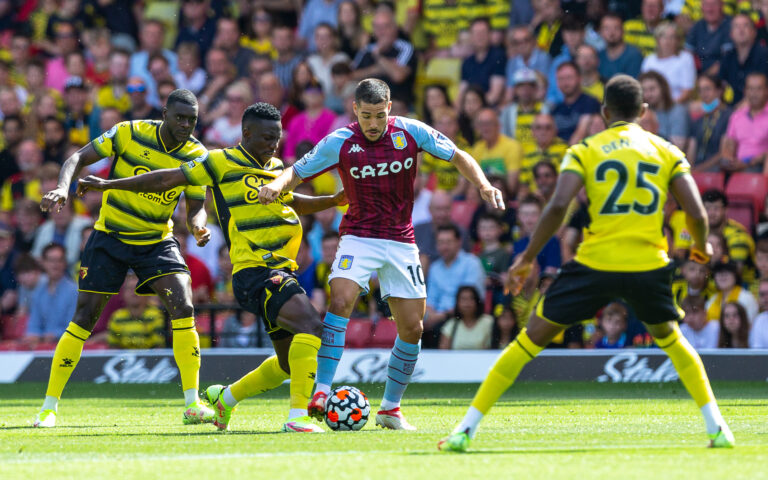 Emiliano Buendia of Aston Villa battles with Peter Etebo of Watford during the Premier League match between Watford and Aston Villa at Vicarage Road, Watford
Picture by Darren Woolley/Focus Images Ltd 07590188758
14/08/2021
2021.08.14 Watford
Pilka nozna liga angielska 
Premier League
Watford - Aston Villa
Foto Darren Woolley/Focus Images/MB Media/PressFocus

!!! POLAND ONLY !!!
