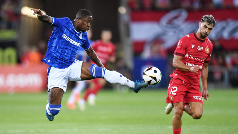 2024.07.27 Lodz
Pilka nozna PKO Ekstraklasa Sezon 2024/2025
Widzew Lodz - Lech Poznan
N/z Adriel Ba Loua Lirim Kastrati
Foto Norbert Barczyk / PressFocus

2024.07.27 Lodz
Football Polish League PKO Ekstraklasa Season 2024/2025
Adriel Ba Loua Lirim Kastrati
Credit: Norbert Barczyk / PressFocus