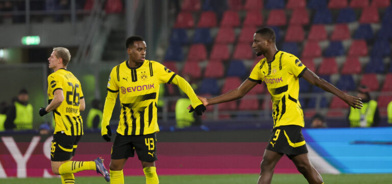 Serhou Guirassy of Borussia celebrates with Jamie Bynoe-Gittens a goal during the Italian Serie A soccer match Bologna FC vs Borussia Dortmund at Renato dall'Ara Stadium. Final score; Bologna FC 2 - 1 Borussia Dortmund (Photo by Emanuele Pennacchio / SOPA Images/Sipa USA)
2025.01.21 Bolonia
pilka nozna liga mistrzow
Bologna FC - Borussia Dortmund
Foto Emanuele Pennacchio/SOPA Images/SIPA USA/PressFocus

!!! POLAND ONLY !!!
