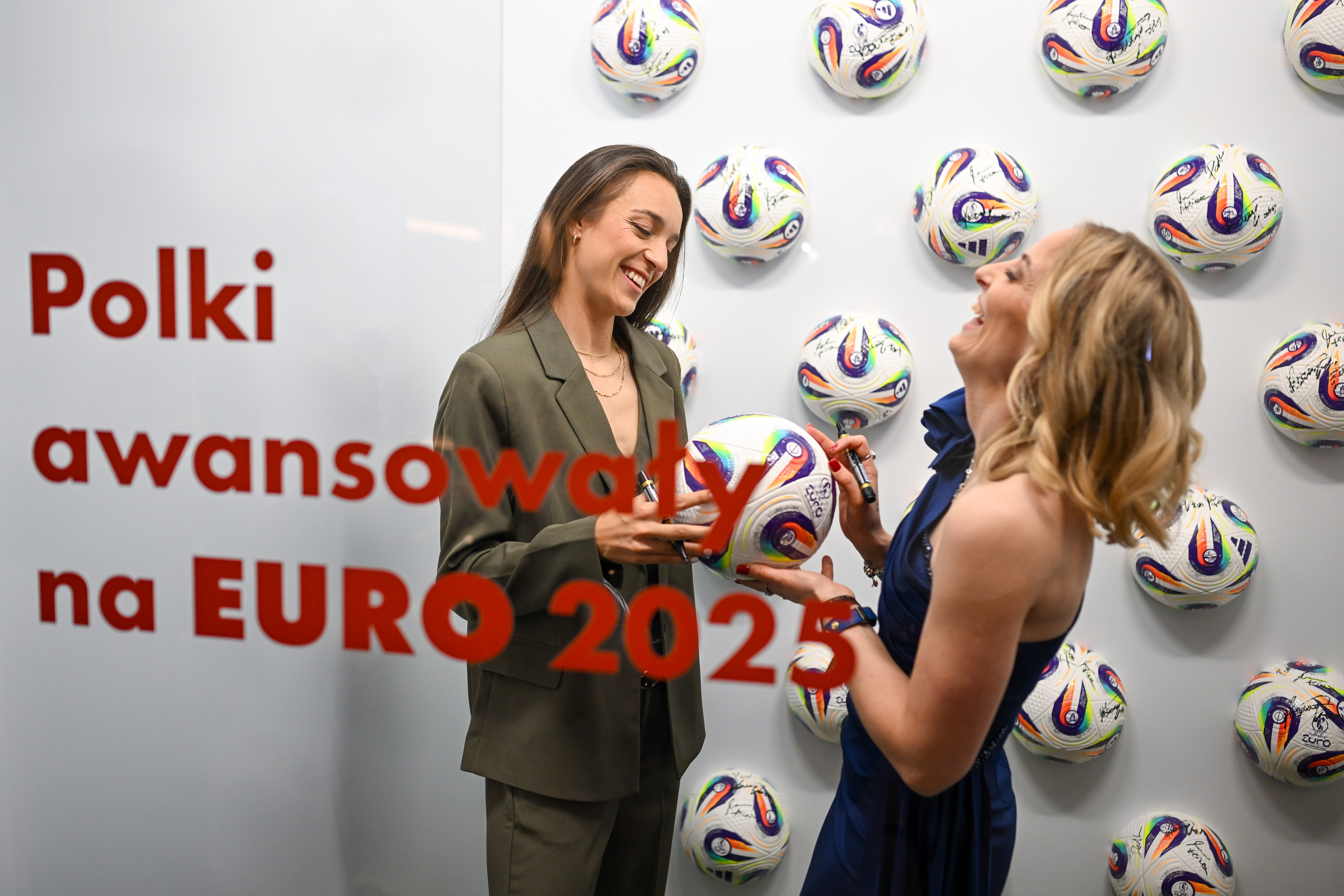 2025.01.27 Warszawa
pilka nozna
Uroczysta gala wreczenia nagrod tygodnika Pilka Nozna
N/z Ewelina Kamczyk, Natalia Padilla Bidas
Foto Rafal Oleksiewicz / PressFocus

2025.01.27 Warszawa
Football
Uroczysta gala wreczenia nagrod tygodnika Pilka Nozna
Ewelina Kamczyk, Natalia Padilla Bidas
Credit: Rafal Oleksiewicz / PressFocus